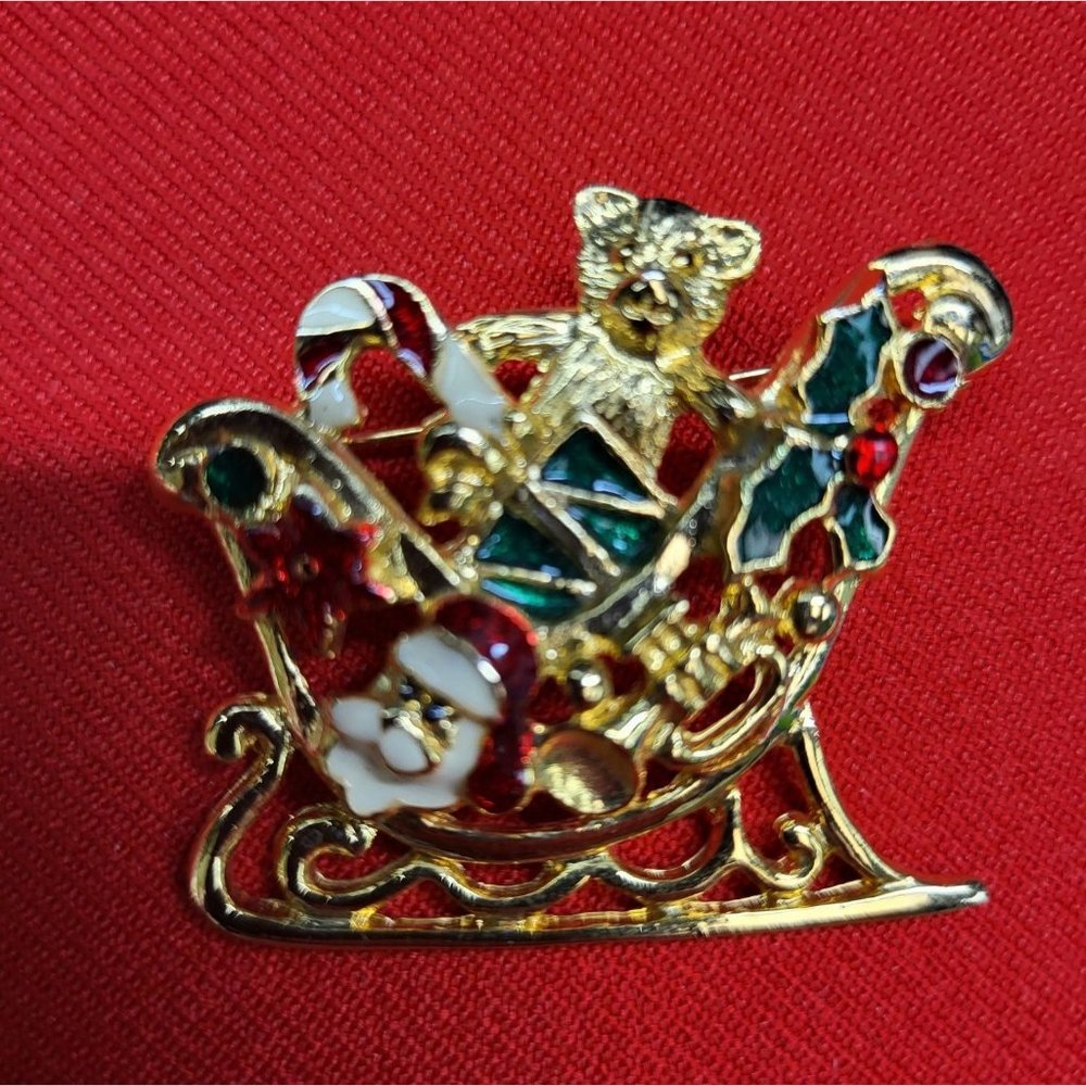 Christmas Pins/ Brooch Set of 2 Christmas Sleigh & Wreath Pin - Picture 6 of 10
